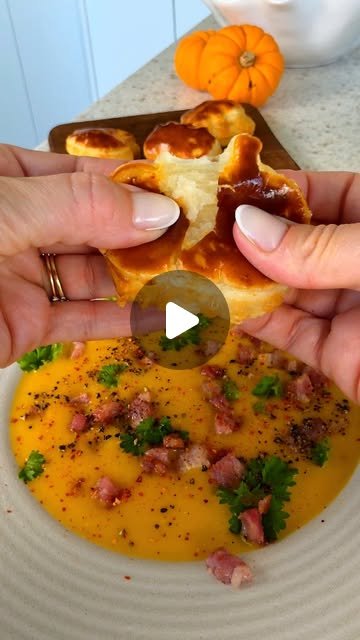 Ma soupe méééga gourmande au butternut avec ses petits feuilletés au fromage