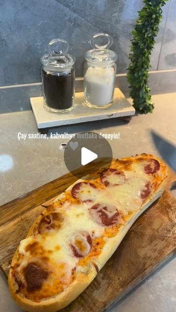 Çıtır çıtır pizza tadında kolay kahvaltılık