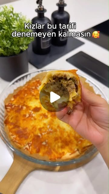 Dünyanın En Pratik Kıymalı Kaşarlı Böreği