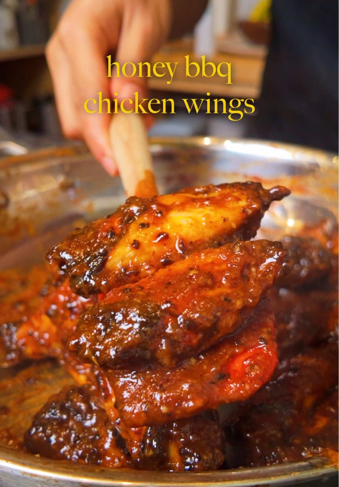 HONEY BBQ CHICKEN WINGS