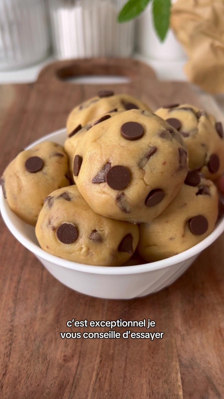 Pâte à cookie crue