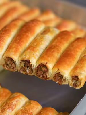 El Açması Kıymalı Börek